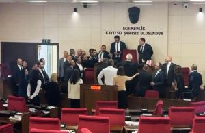Doğuş Derya: Arbede çıkacak kalk dedim; ‘kalkmam’ dedi, su fırlattım