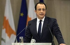 AKEL, Hristodulidis’in ülkeyi ABD ve NATO üssüne çevirdiğini savundu, tepki gösterdi