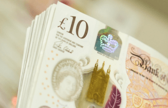 İngiltere’de bir kişi piyangodan 177 milyon sterlin ikramiye kazandı