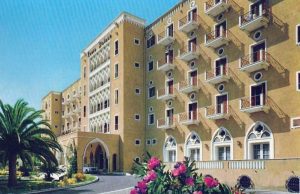 Bazı Kıbrıslı Türk ve Rum siyasi parti temsilcileri Ledra Palace’da buluştu