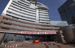 Türkiye Cumhuriyeti tarihinde bir ilk: CHP’li toplam 17 belediyeye operasyon, 12 başkan tutuklu, gözaltılar sürüyor
