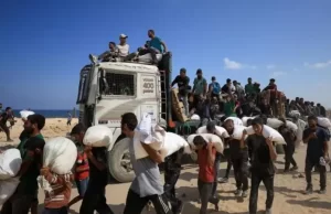İsrail, Gazze’de yardım bekleyen Filistinlilere ateş açtı: 73 kişi hayatını kaybetti