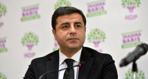 Selahattin Demirtaş: Gözümüz kulağımız komisyonun alacağı cesur ve tarihi kararda