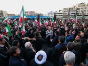 Hamaney’in ölümü sonrası meydanlar doldu