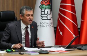 Özgür Özel, Sosyalist Enternasyonal toplantısına katıldı: “Karşımızda kural, hukuk tanımayan Trump yönetimi var”