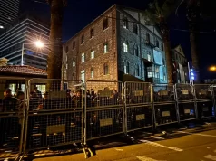 İzmir’in şafak baskını: Meslek Fabrikası ablukaya alındı