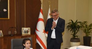 Cumhurbaşkanlığı koltuğuna oturan Masal Şevki: “Güven için devlet harcamalarının izlenebildiği sistem kurardım”