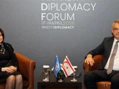 Rum Yönetimi Sözcüsü Letimbiotis: Erhürman-DiCarlo görüşmesinde KKTC bayrağı “talihsiz bir an”