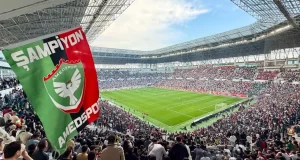 RADİKAL – Tüm engellemelere ve ırkçı saldırılara rağmen Amedspor Süper Lig’e yükseldi. Tebrikler Amedspor!