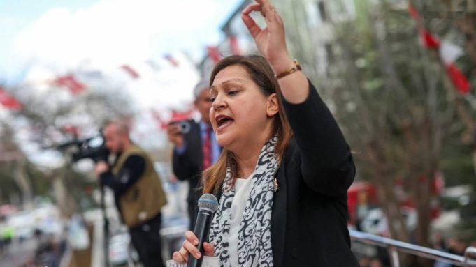 AKP’ye geçeceği iddia ediliyordu… CHP’den Burcu Köksal kararı: Kesin ihraç talebiyle disipline sevk edildi!