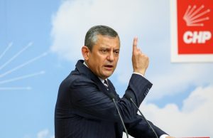 CHP lideri Özel, kurmaylarıyla partiye süren operasyonları konuştu: ‘Magazinsel gündemler yaratılıyor’