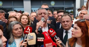 Özgür Özel: Biz seçilmişleriz, sandığa inananlarız