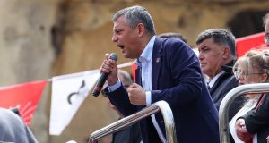 Özgür Özel’den Nevşehir’de Akın Gürlek’e sert tepki: ‘Bu memlekete ne yüzle geldin, demokrasi düşmanı!’