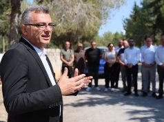 Tufan Erhürman, Naci Talat’ın vefatının 35’inci yılı dolayısıyla kabri başında düzenlenen anma törenine katıldı
